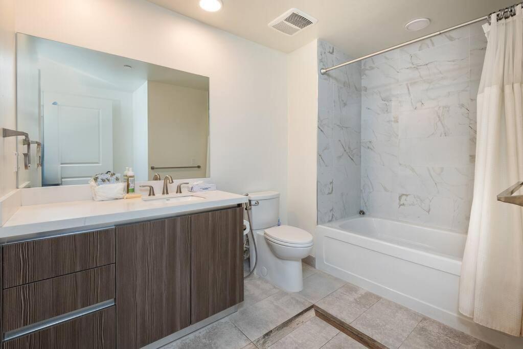 Luxurious Penthouse In Beverly Hills - Sleeps 10 Los Angeles Extérieur photo