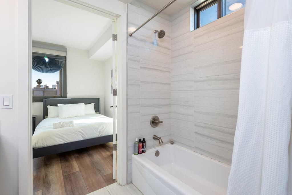 Luxurious Penthouse In Beverly Hills - Sleeps 10 Los Angeles Extérieur photo